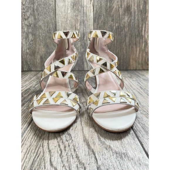 VINCE CAMUTO VC MIKAL STUDDED WHITE LEATHER STRAP HEELS WOMEN SIZE 7.5M - Picture 3 of 12